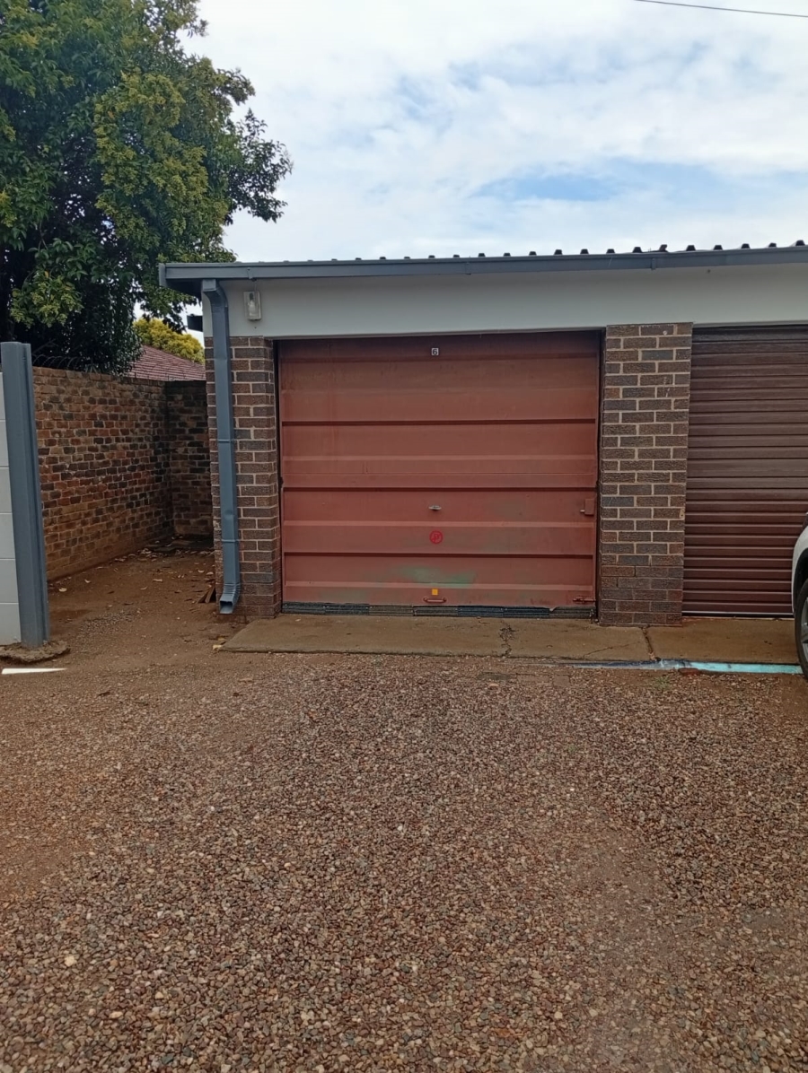 2 Bedroom Property for Sale in Meiringspark North West